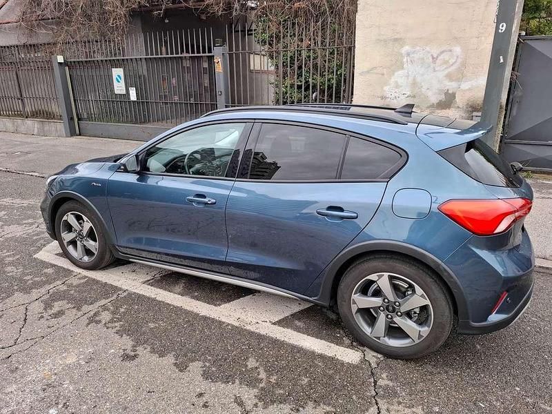 Usata Ford Focus Active 125 CV (91 kW) 2021 Blu/azzurro