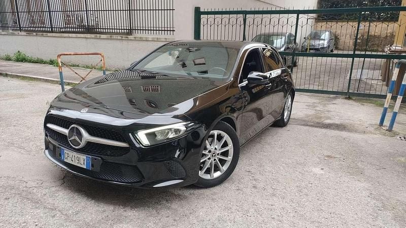Usata Mercedes A180 116 CV (85 kW) 2020 Nero Berlina