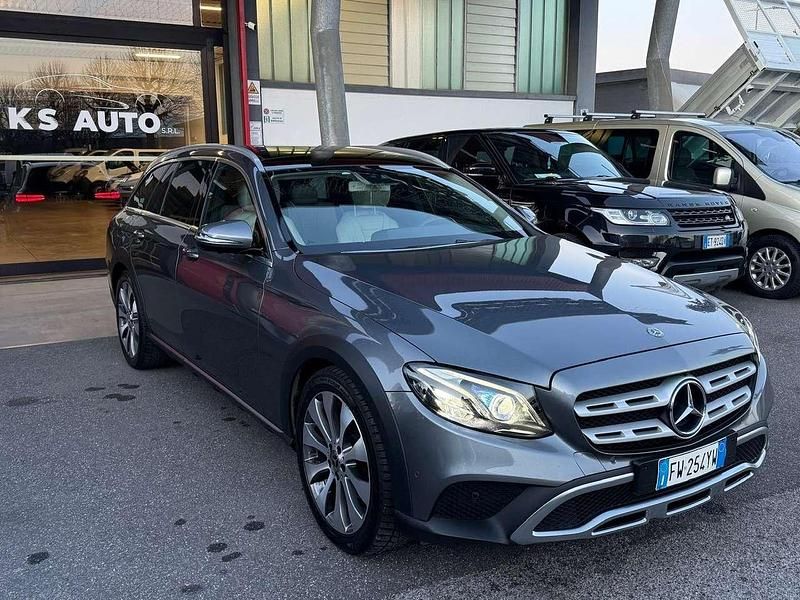 Usata Mercedes E220 All-Terrain Premium Plus 194 CV (142 kW) 2019 Argento Station wagon