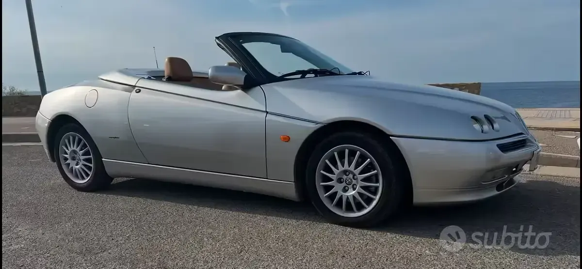 Usata Alfa Romeo Spider 155 CV (114 kW) 1999 Grigio Cabrio