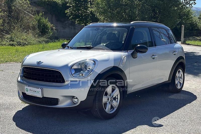 Grigio Usata 2016 Mini One D Countryman Business SUV | 9500 € (Buon prezzo) - Immagine 1/4