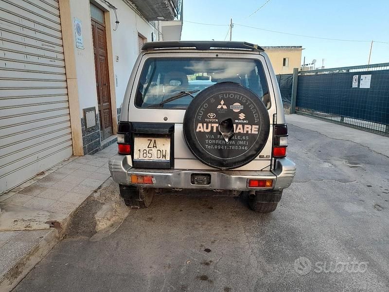 Usata Mitsubishi Pajero 84 CV (61 kW) 1997 Grigio SUV