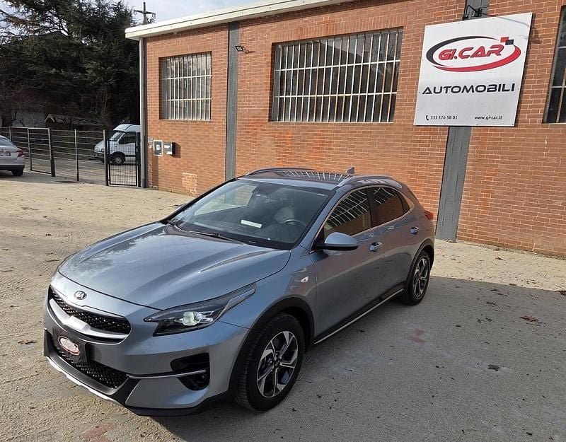Usata Kia XCeed Urban 120 CV (88 kW) 2021 Argento SUV