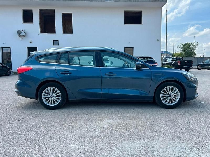 Usata Ford Focus 125 CV (91 kW) 2021 Blu Station wagon