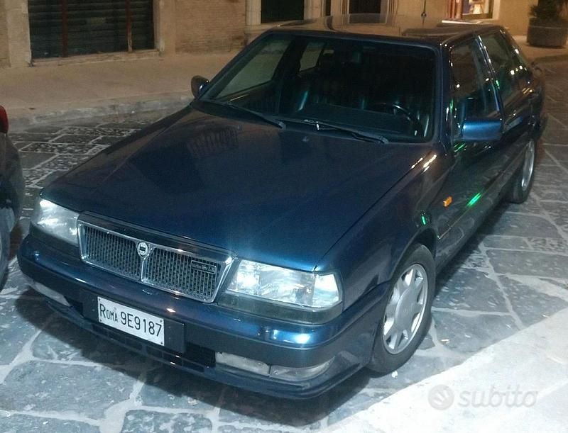 Usata Lancia Thema 201 CV (147 kW) 1992 Blu Berlina