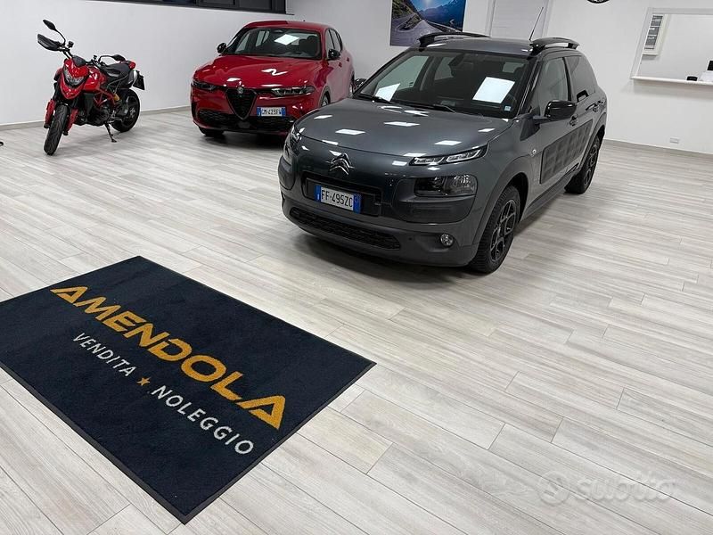 Grigio Usata 2016 Citroën C4 Cactus Shine Due volumi | 8500 € (Buon prezzo) - Immagine 1/4