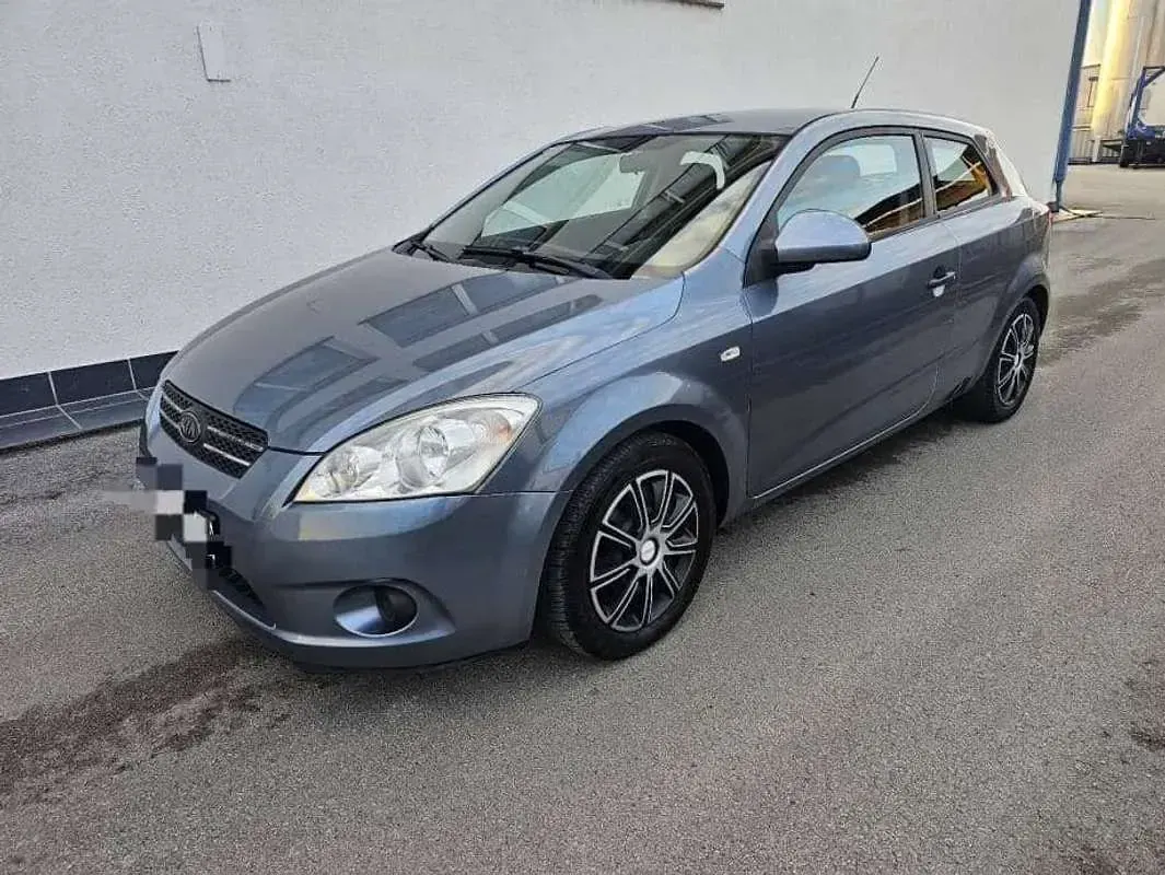 Usata Kia Ceed Best 90 CV (66 kW) 2009 Utilitaria