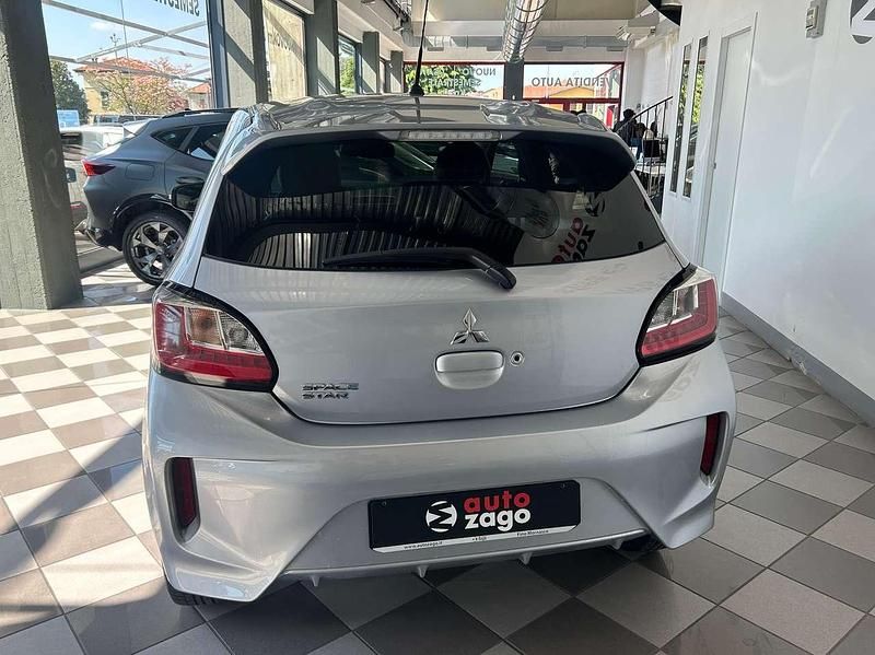 Usata Mitsubishi Space Star Invite 71 CV (52 kW) 2022 Argento metallizzato Utilitaria