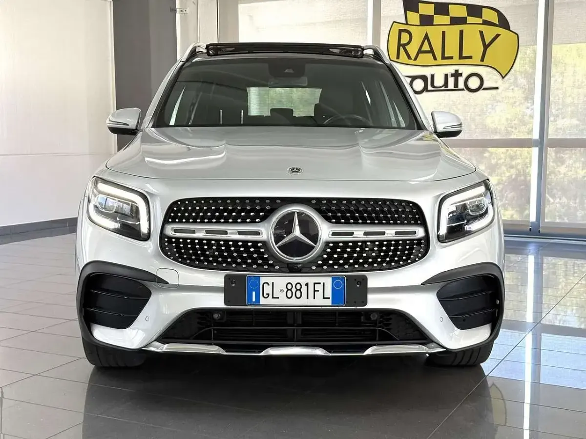 Usata Mercedes GLB200 Premium 150 CV (110 kW) 2023 Grigio SUV