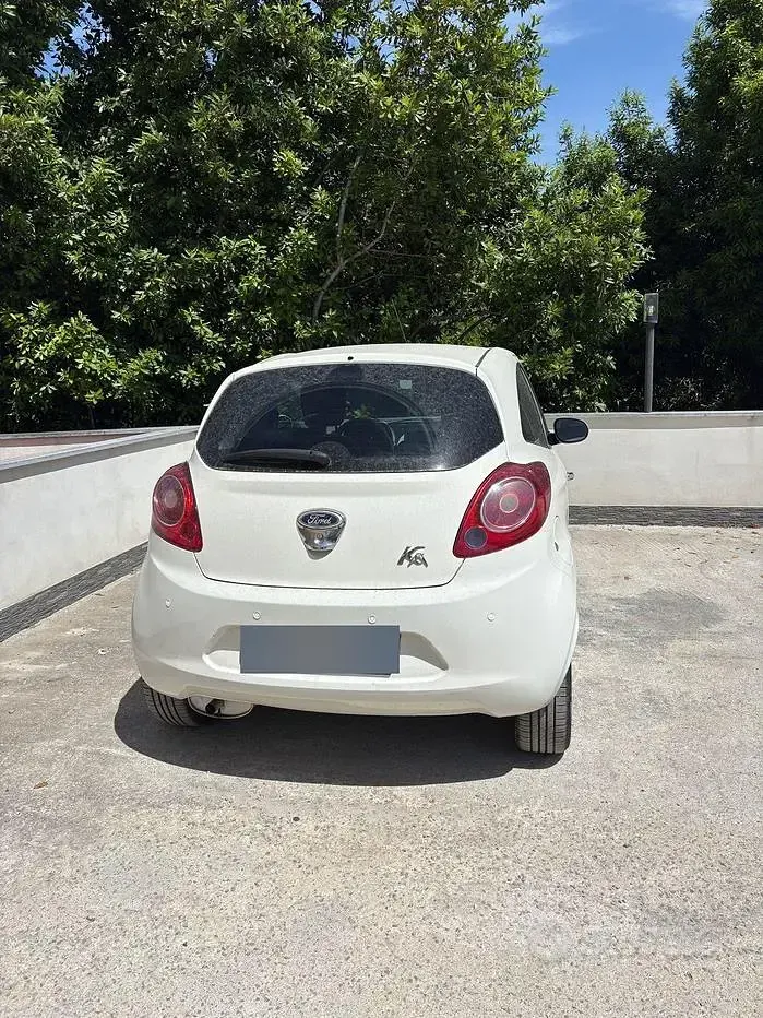 Usata Ford Ka 69 CV (50 kW) 2024 Bianco Berlina