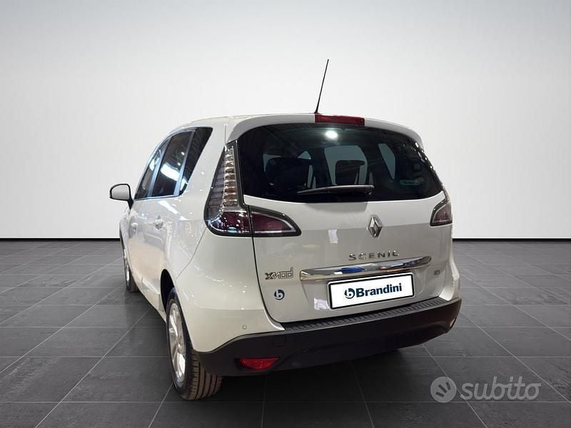 Usata Renault Scénic III LIMITED 110 CV (80 kW) 2016 Bianco SUV
