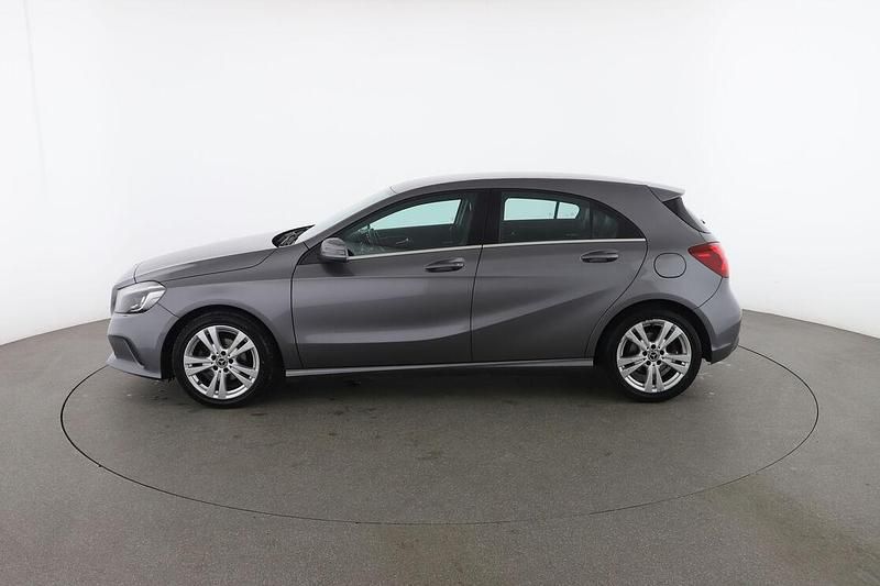 Usata Mercedes A180 110 CV (80 kW) 2018 Grigio