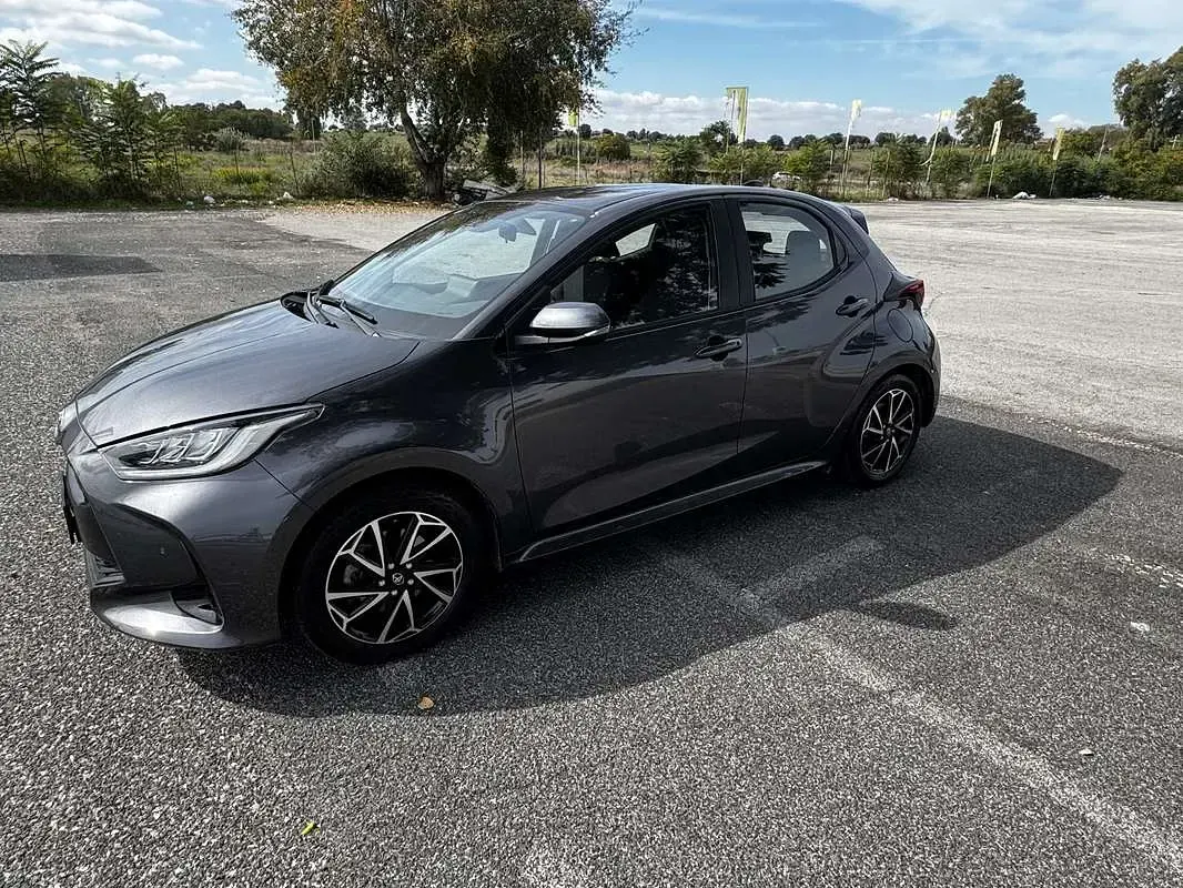 Usata Toyota Yaris Hybrid Trend 116 CV (85 kW) 2022 Berlina