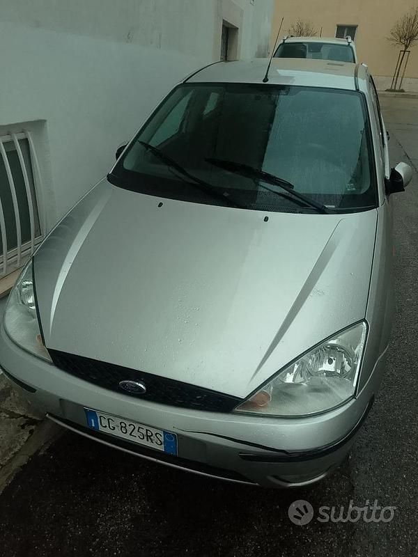 Grigio Usata 2003 Ford Focus Tre volumi | 600 € - Immagine 1/4