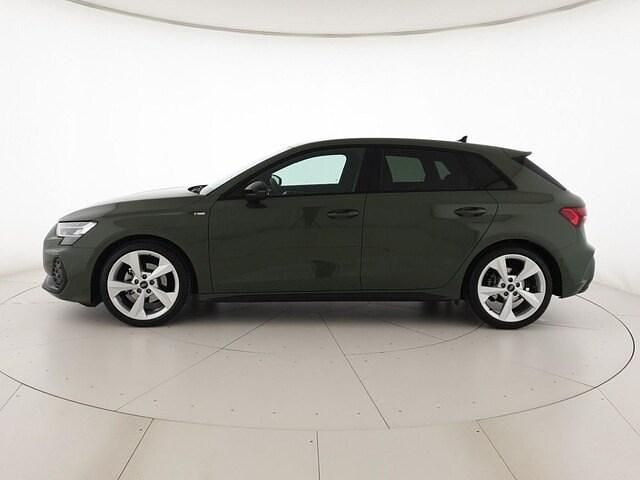 Usata Audi A3 S-Line 150 CV (110 kW) 2025 Verde distretto metallizzato Berlina
