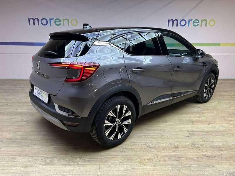 Usata Renault Captur RS Line 101 CV (74 kW) 2022 Grigio SUV