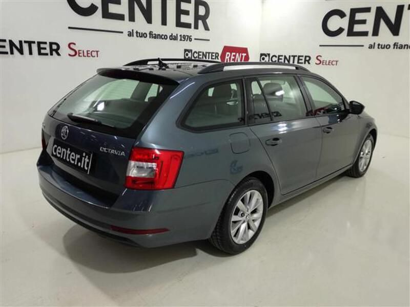 Usata Skoda Octavia Executive 115 CV (84 kW) 2019 Grigio scuro Station wagon