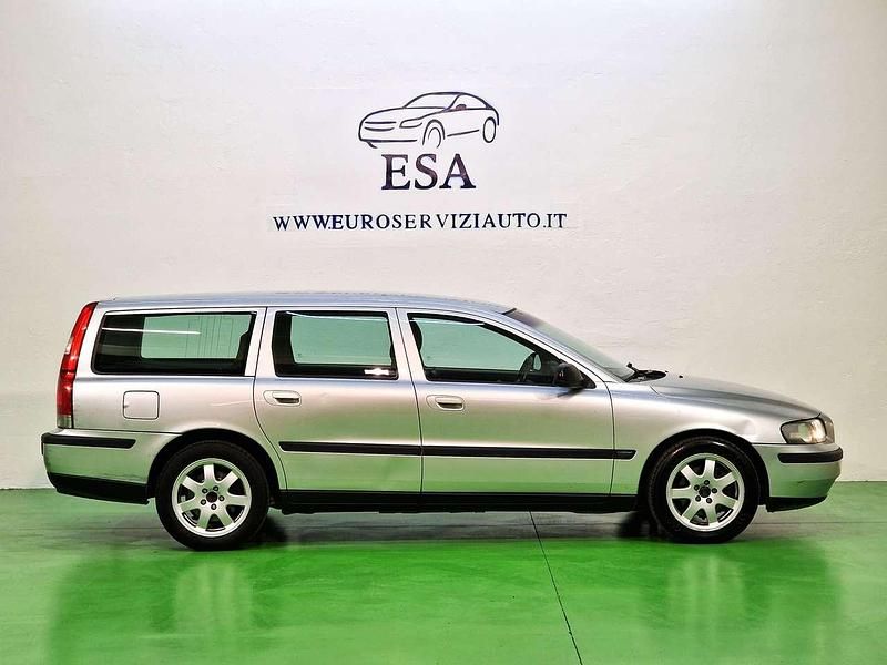 Usata Volvo V70 163 CV (119 kW) 2002 Argento Station wagon