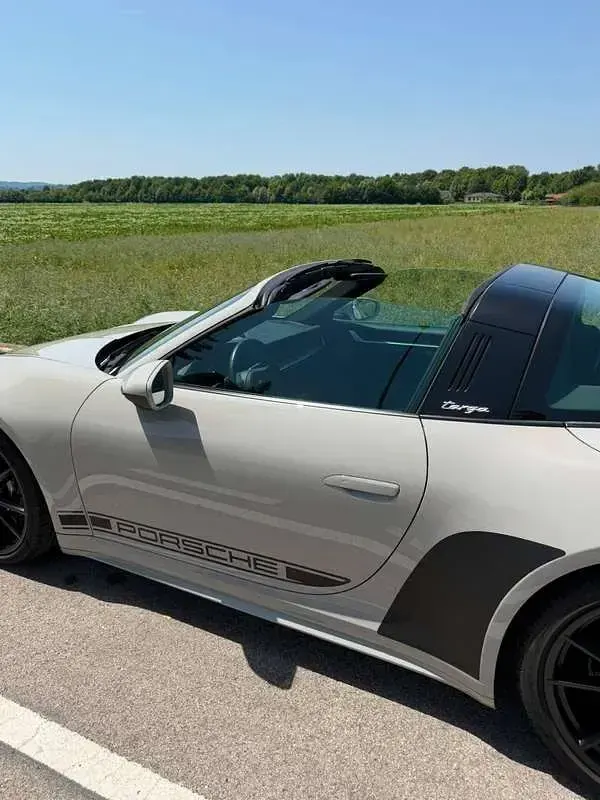 Usata Porsche 911 Targa 4S 450 CV (330 kW) 2022 Grigio Cabrio