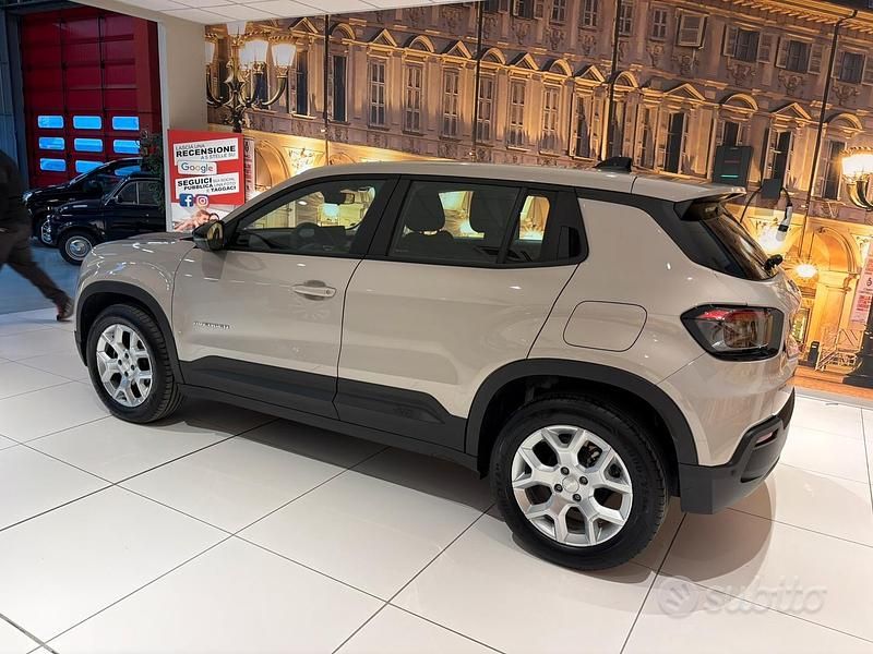 Usata Jeep Avenger Longitude 101 CV (74 kW) 2024 Marrone SUV