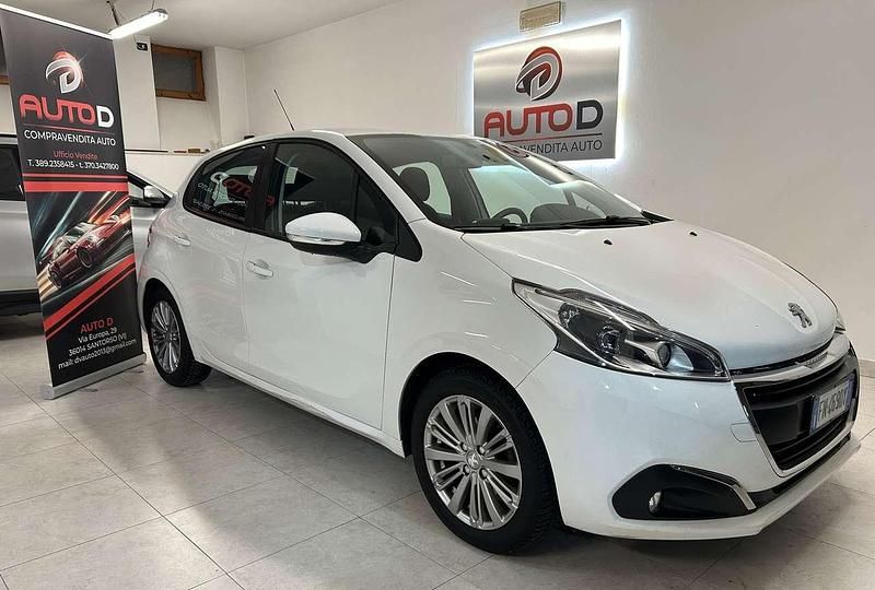 Usata Peugeot 208 Allure 82 CV (60 kW) 2018 Bianco Utilitaria