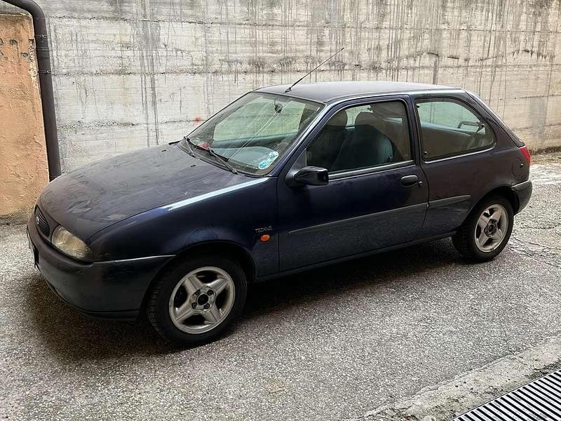 Usata Ford Fiesta 75 CV (55 kW) 1997 Blu/azzurro Utilitaria