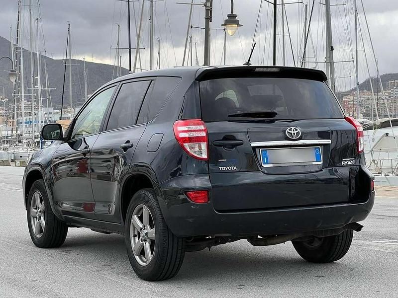Usata Toyota RAV4 Lounge 150 CV (110 kW) 2012 Grigio SUV