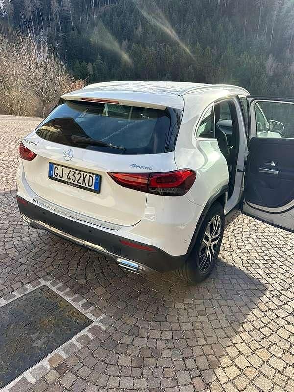 Usata Mercedes GLA200 150 CV (110 kW) 2023 Bianco SUV