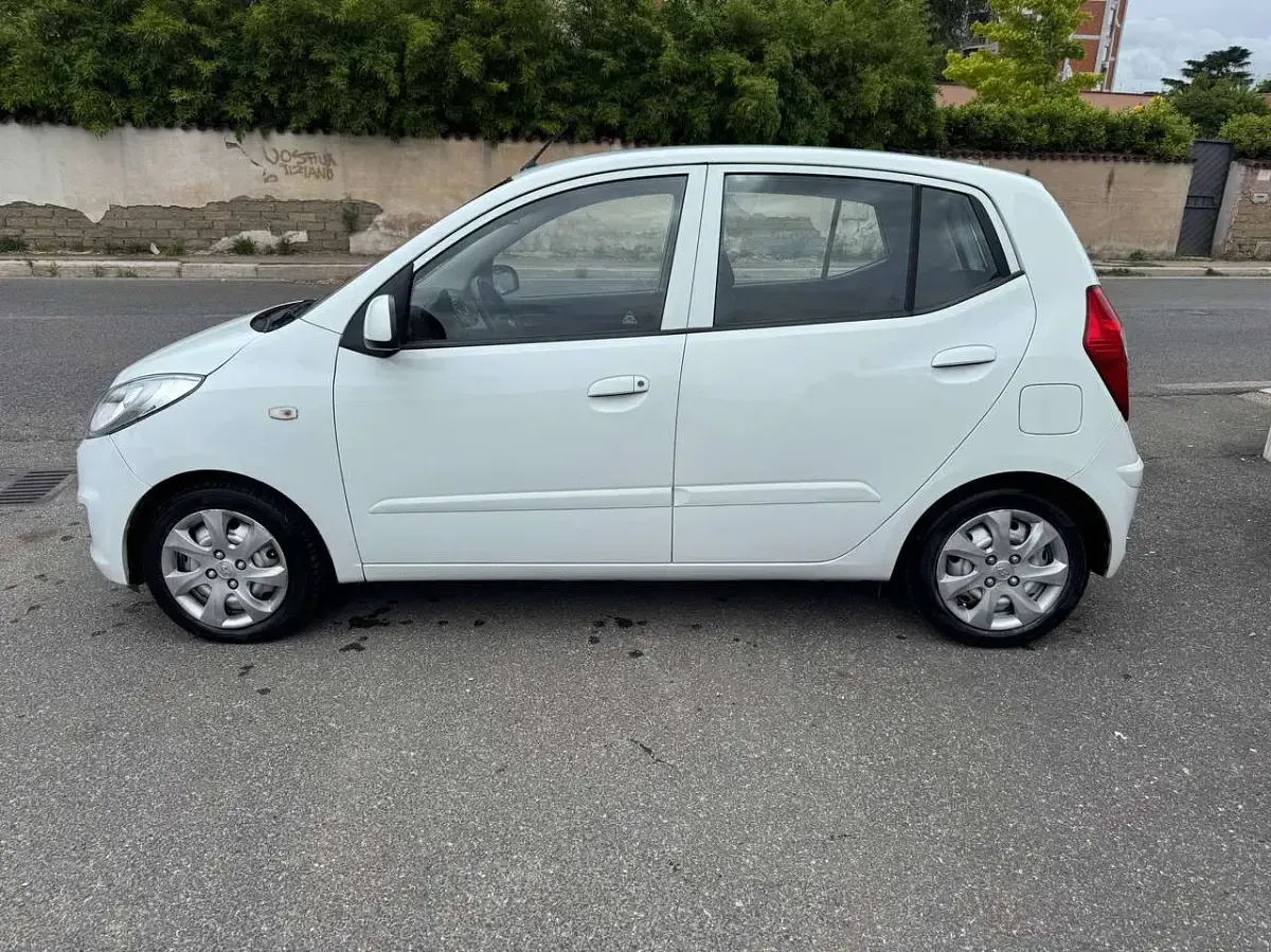 Usata Hyundai i10 69 CV (50 kW) 2013 Bianco Utilitaria