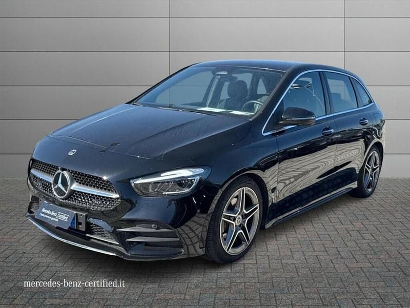 Nero Usata 2024 Mercedes B180 AMG line Monovolume | 34.900 € (Molto cara) - Immagine 1/4