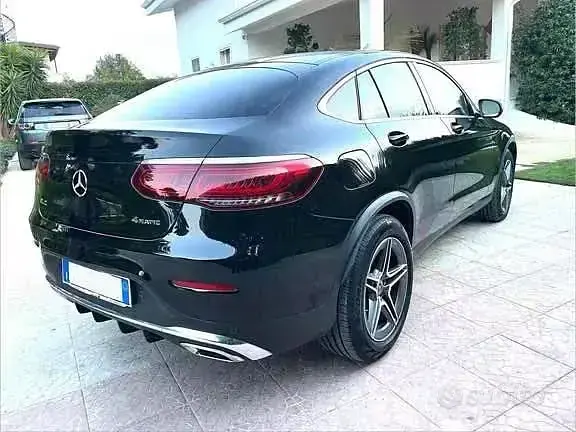 Usata Mercedes GLC300 245 CV (180 kW) 2021 Nero SUV