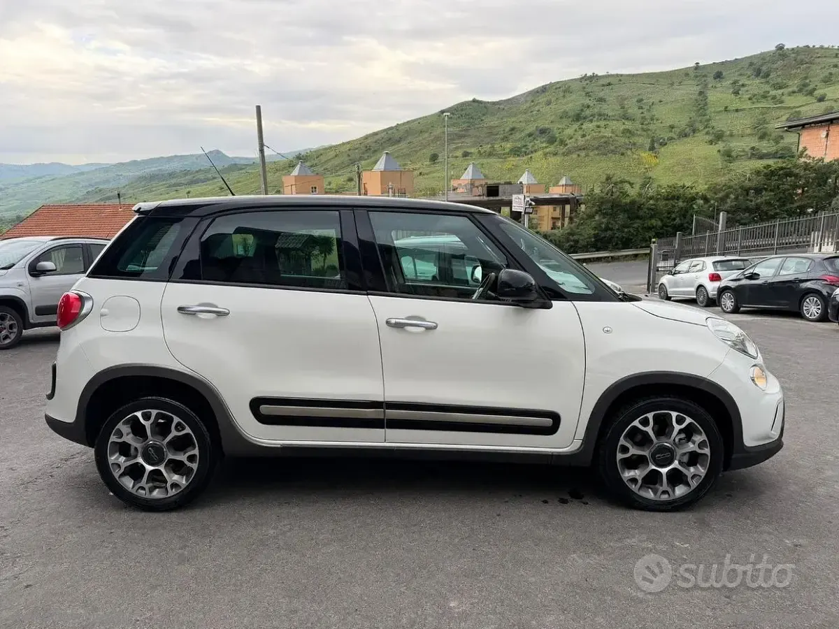 Usata Fiat 500L Lounge 105 CV (77 kW) 2013 Bianco Monovolume
