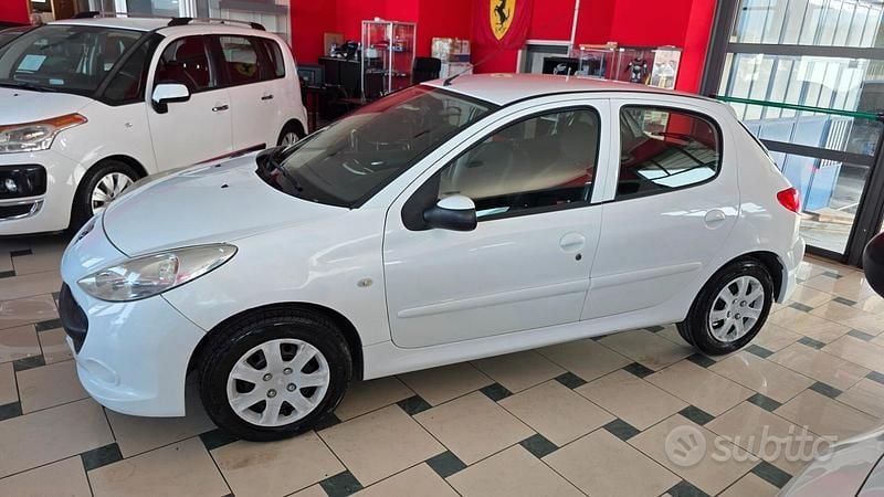 Usata Peugeot 206+ 70 CV (51 kW) 2012 Bianco Utilitaria