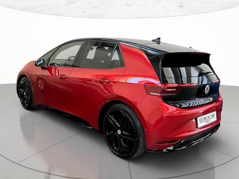 Usata VW ID.3 GTX 88 kW (121 CV) 2025 Kings red metallizzato nero Utilitaria