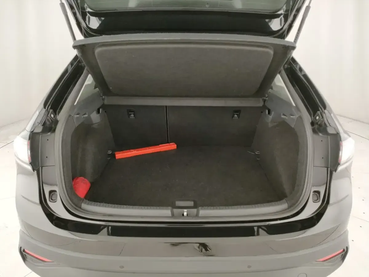 Begagnad VW Taigo Life 95 HK (69 kW) 2022 Svart SUV
