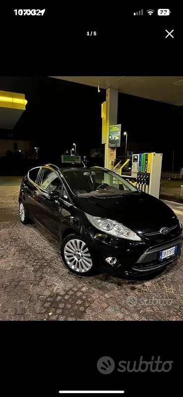 Usata Ford Fiesta Titanium 68 CV (50 kW) 2010 Utilitaria