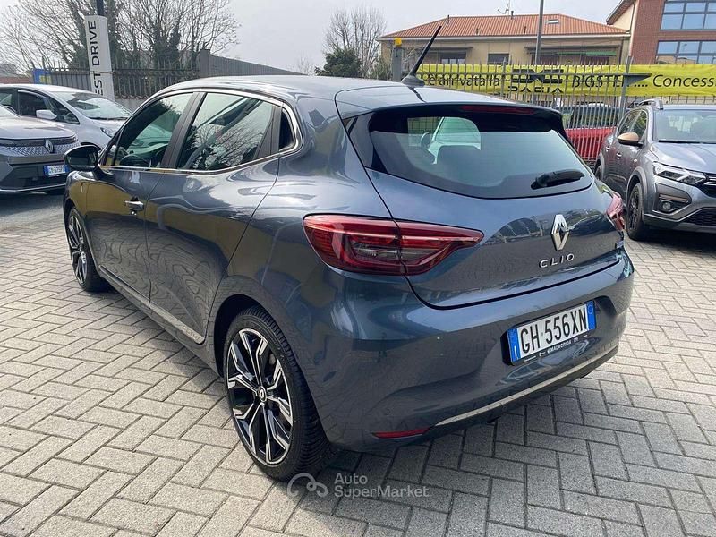 Usata Renault Clio V Intens 140 CV (102 kW) 2022 Grigio navy Berlina