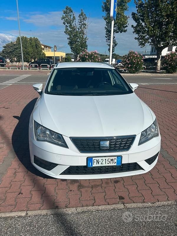 Usata Seat Leon 75 CV (55 kW) 2012 Bianco Berlina