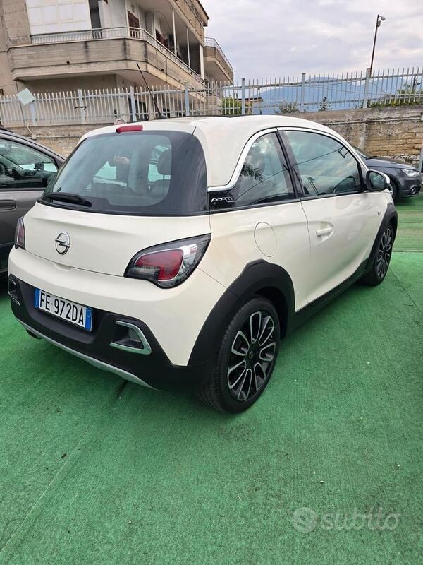 Usata Opel Adam Rocks Rocks 69 CV (50 kW) 2016 Beige Utilitaria