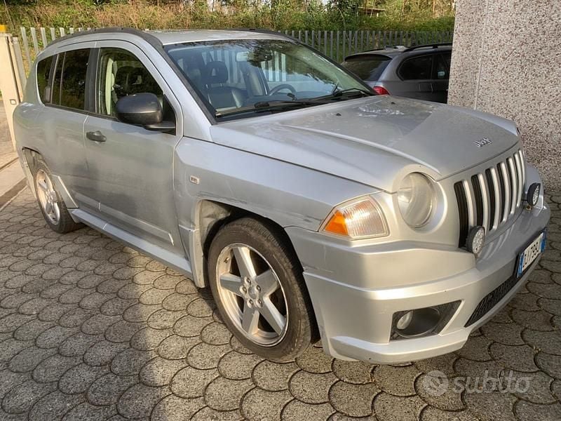 Occasion Jeep Compass 140 ch (102 kW) 2007 Gris SUV