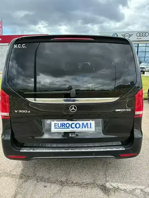 Usata Mercedes V300 237 CV (174 kW) 2021 Nero Monovolume