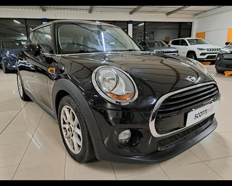 Usata Mini ONE 75 CV (55 kW) 2016 Nero Utilitaria
