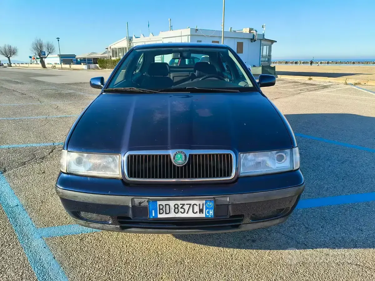 Usata Skoda Octavia 1999 Blu Berlina
