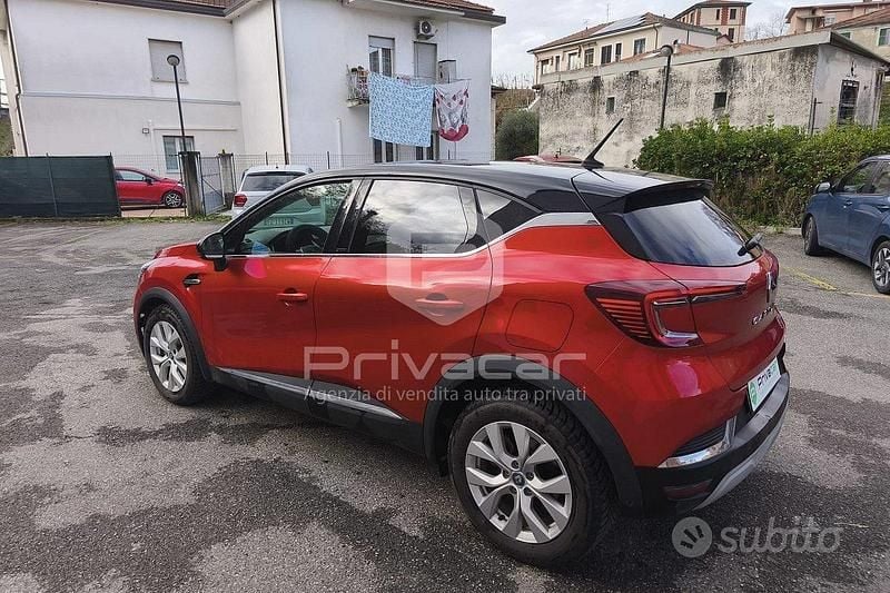 Usata Renault Captur Intens 160 CV (117 kW) 2021 Rosso SUV
