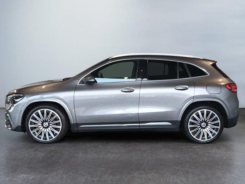 Usata Mercedes GLA200 AMG Line Premium 150 CV (110 kW) 2024 Argento SUV