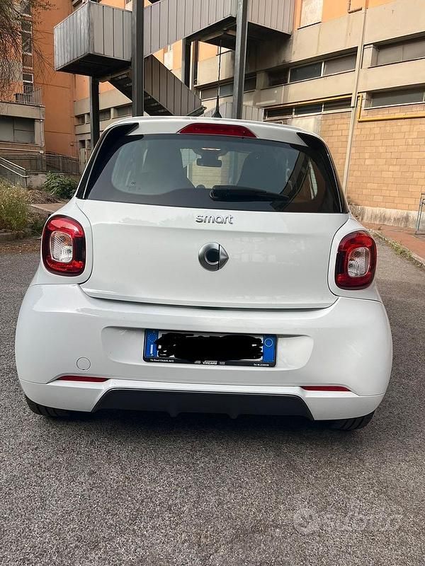 Usata Smart ForFour 90 CV (66 kW) 2019 Bianco Utilitaria