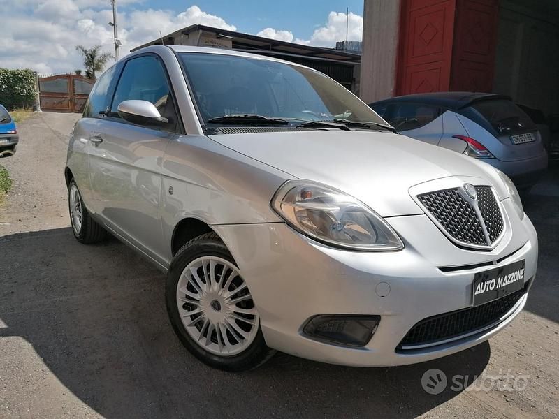 Usata Lancia Ypsilon 75 CV (55 kW) 2009 Grigio Utilitaria