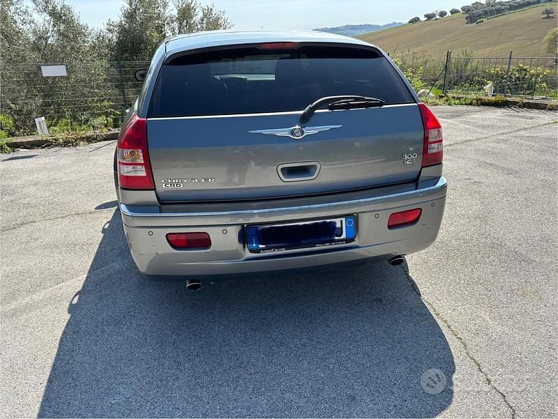Usata Chrysler 300C Touring 218 CV (160 kW) 2007 Grigio Station wagon