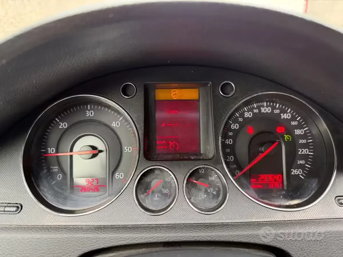 Usata VW Passat 140 CV (102 kW) 2005 Grigio Berlina
