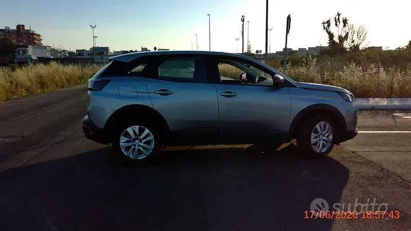 Usata Peugeot 3008 Active 131 CV (96 kW) 2022 Grigio SUV